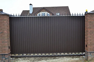 Уличные откатные ворота DoorHan, 2500х2000