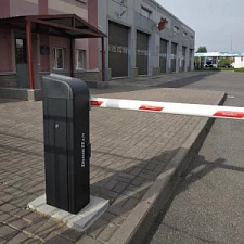 Комплект шлагбаума серии barrier-pro-led (барьер-про-лед), длина стрелы 4 м.