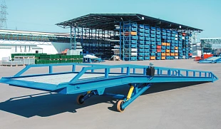 Рампа мобильная DoorHan с опорой серии rmts синяя