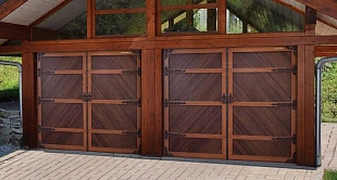 Ворота DoorHan премиум кантри для гаража